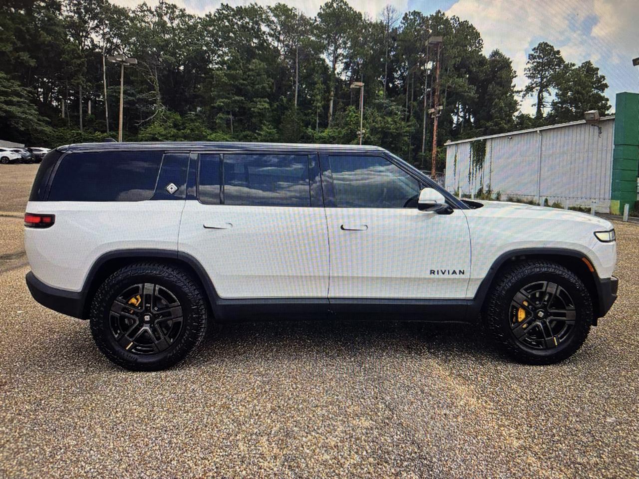 Rivian R1S Adventure Quad-Motor Large Pack 2024