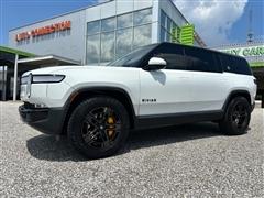 2024 Rivian R1S 