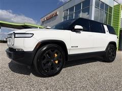 2024 Rivian R1S 