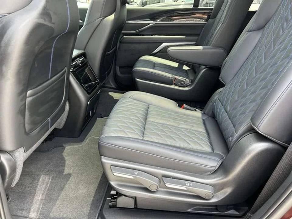Cadillac Escalade IQ AWD 4dr Sport 1 2025
