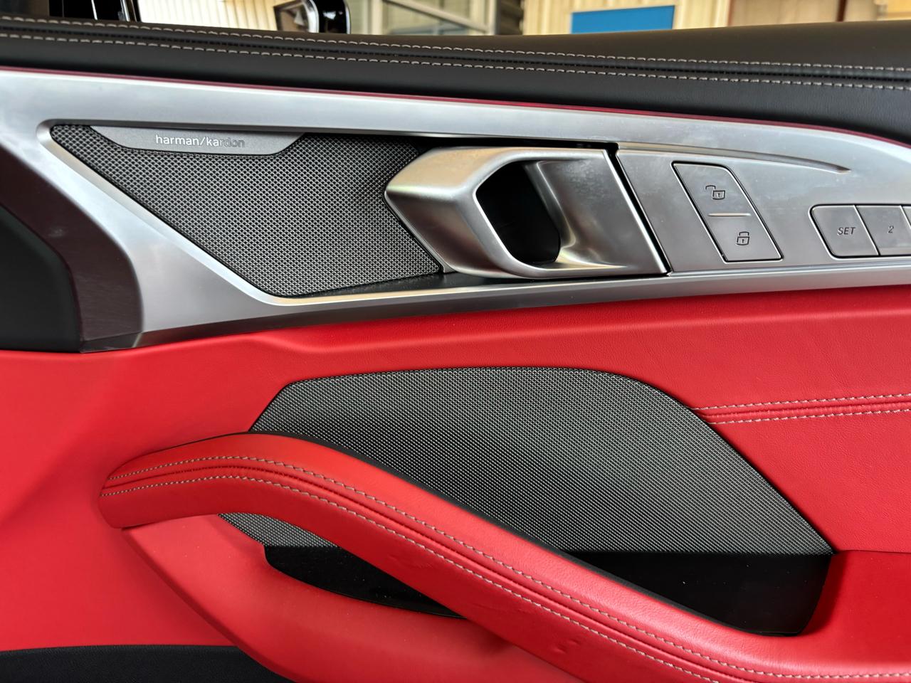 BMW 8 Series M850i xDrive Convertible 2024