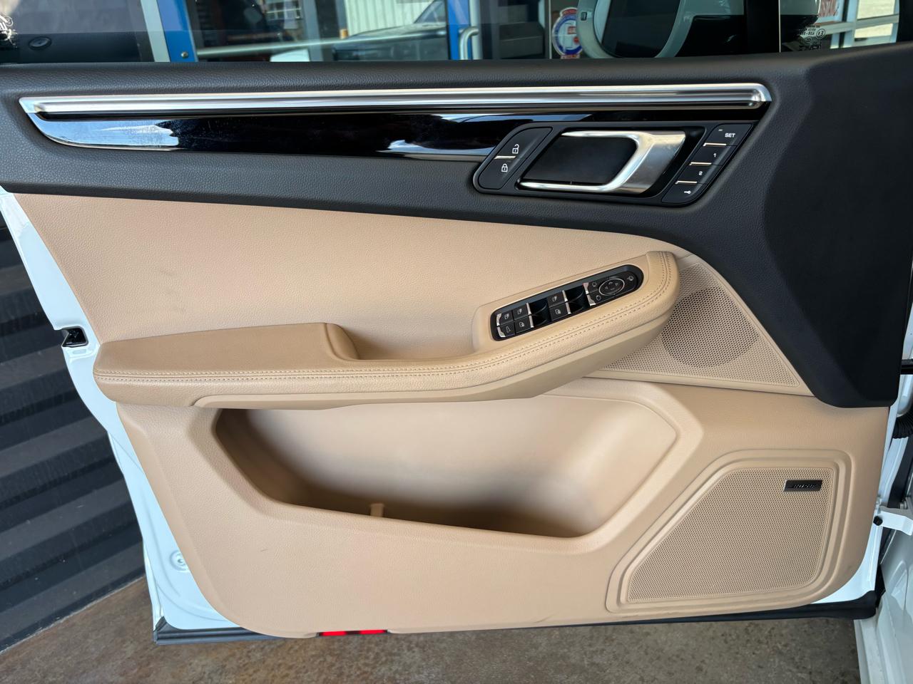 Porsche Macan AWD 2024