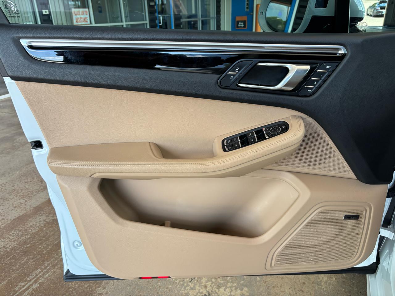 Porsche Macan AWD 2024