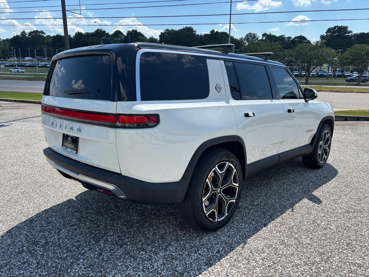 Rivian R1S Adventure Quad-Motor Large Pack 2024
