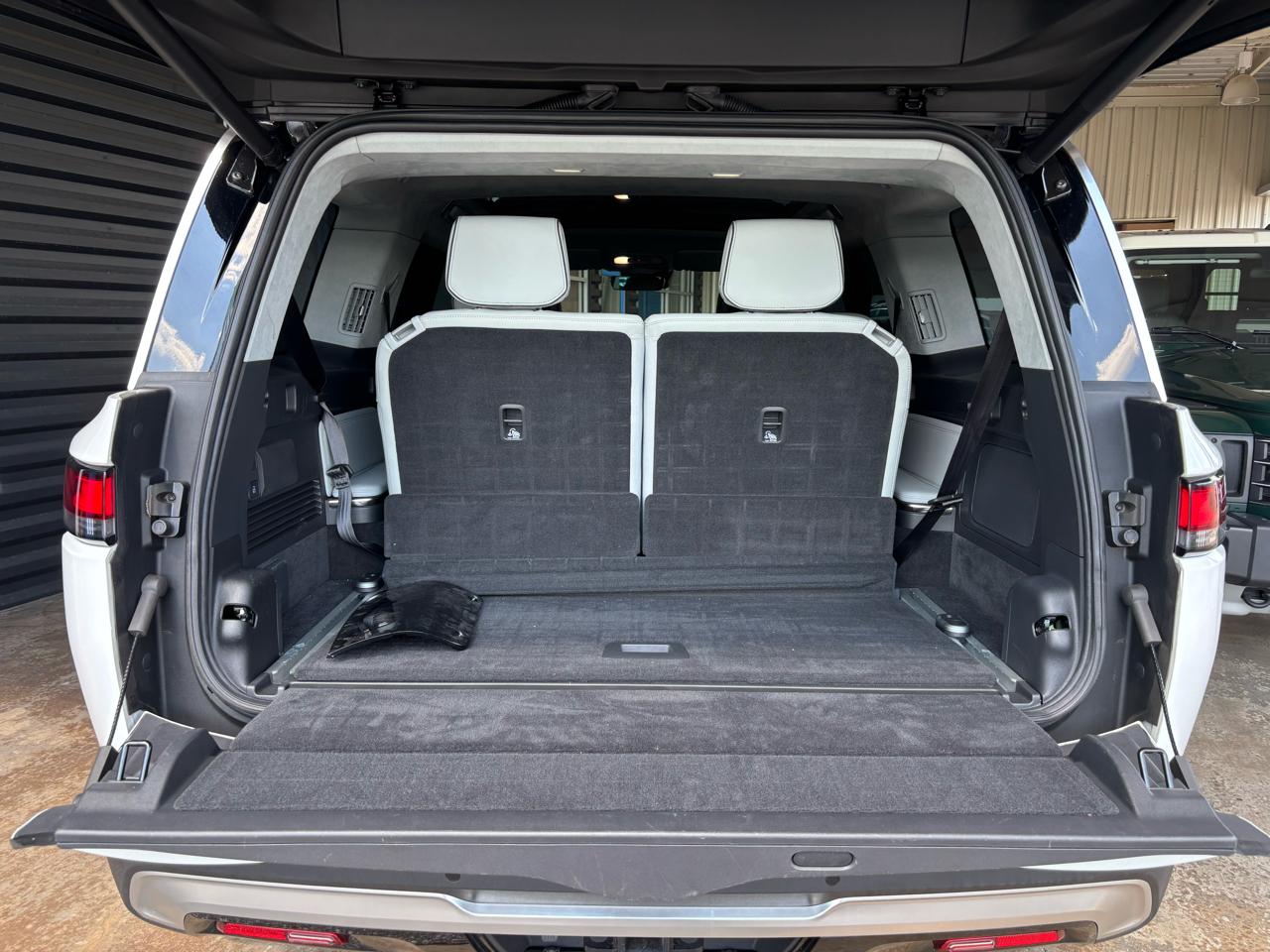 Rivian R1S Adventure Quad-Motor Large Pack 2024