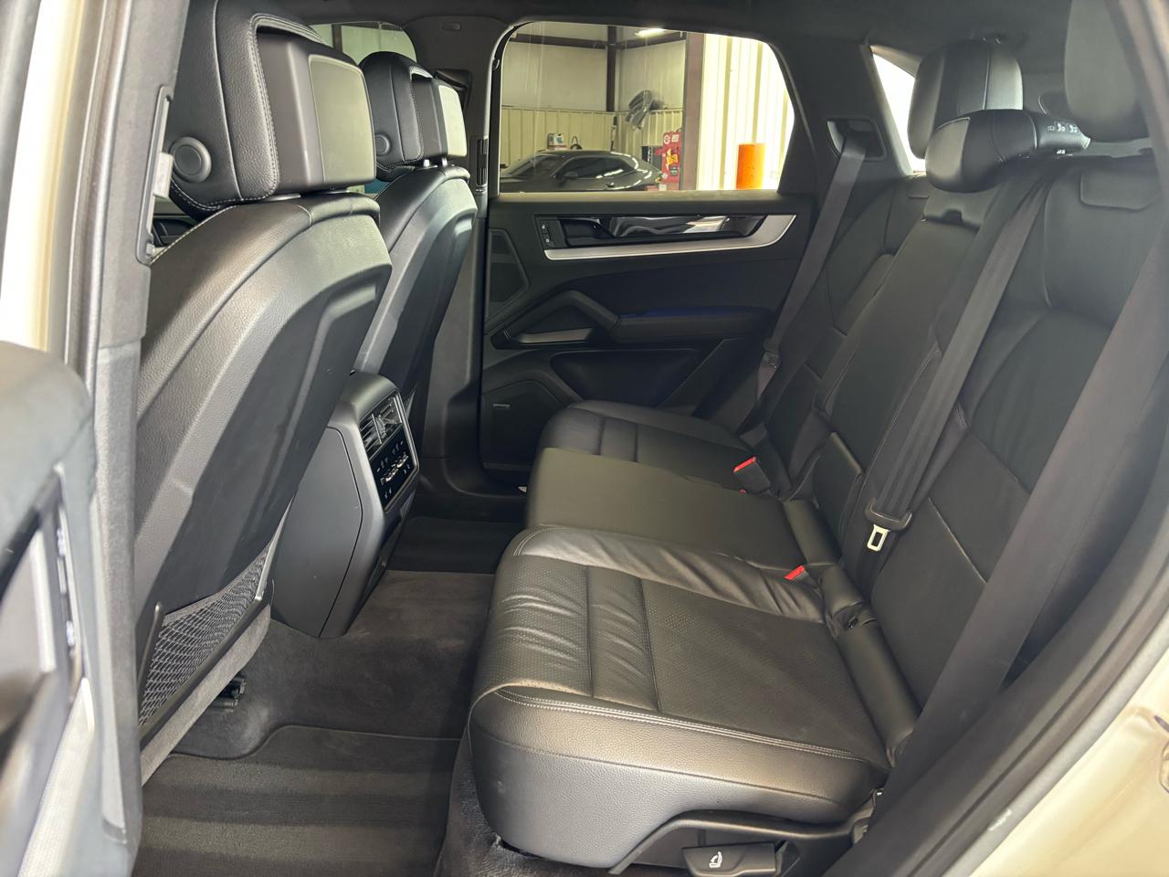 Porsche Cayenne AWD 2024