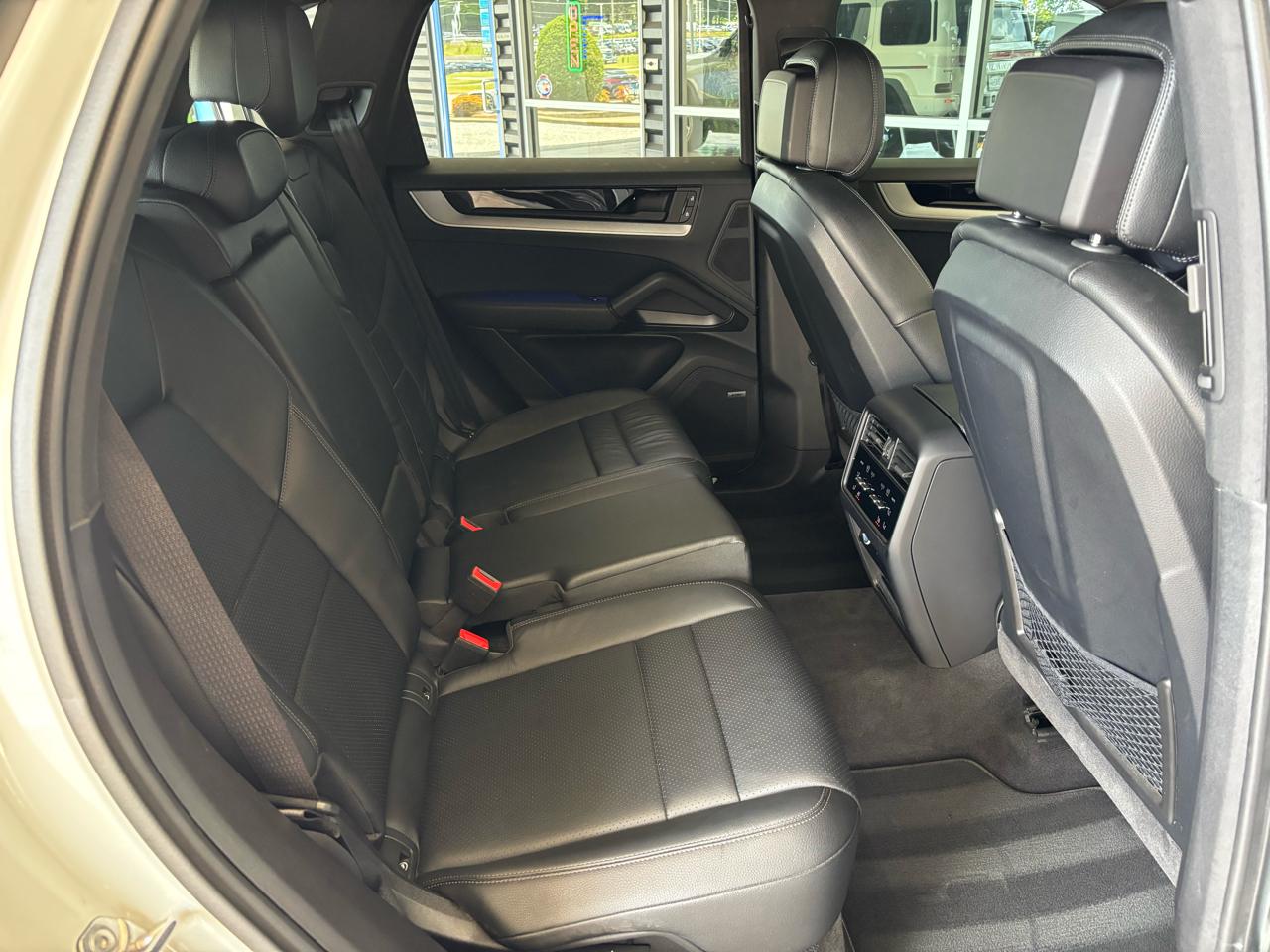 Porsche Cayenne AWD 2024