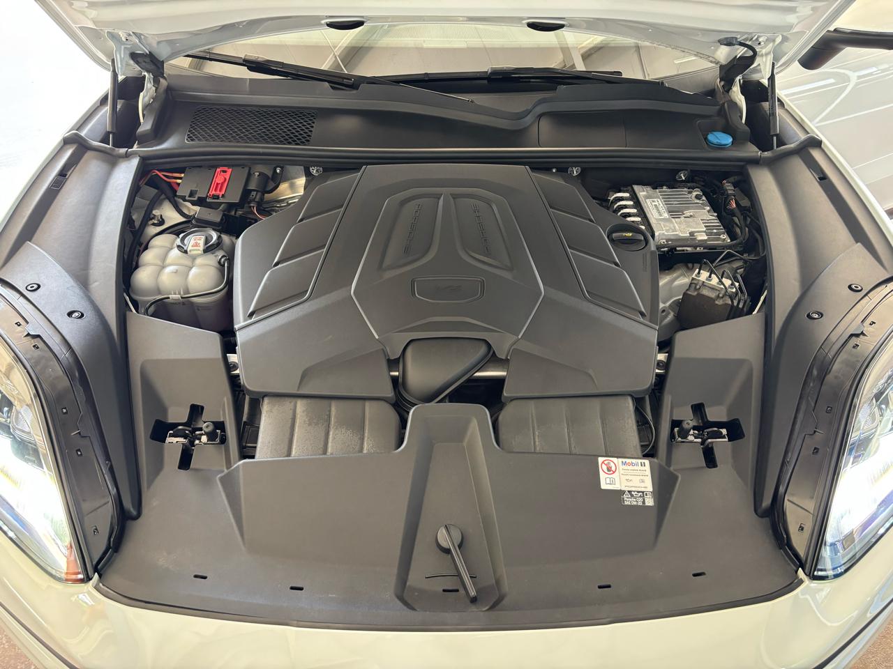 Porsche Cayenne AWD 2024
