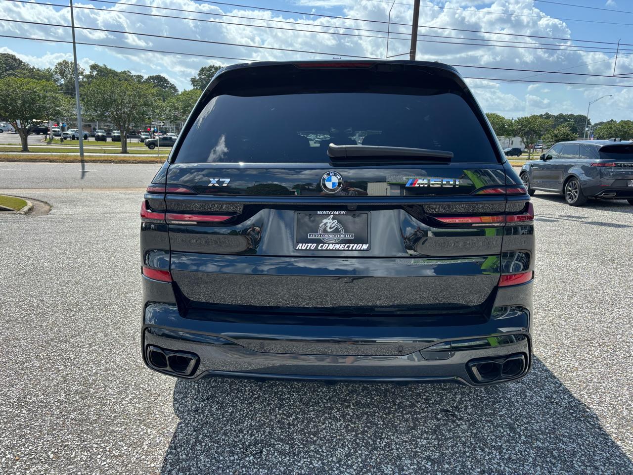 BMW X7 M60i Sports Activity Vehicle 2025