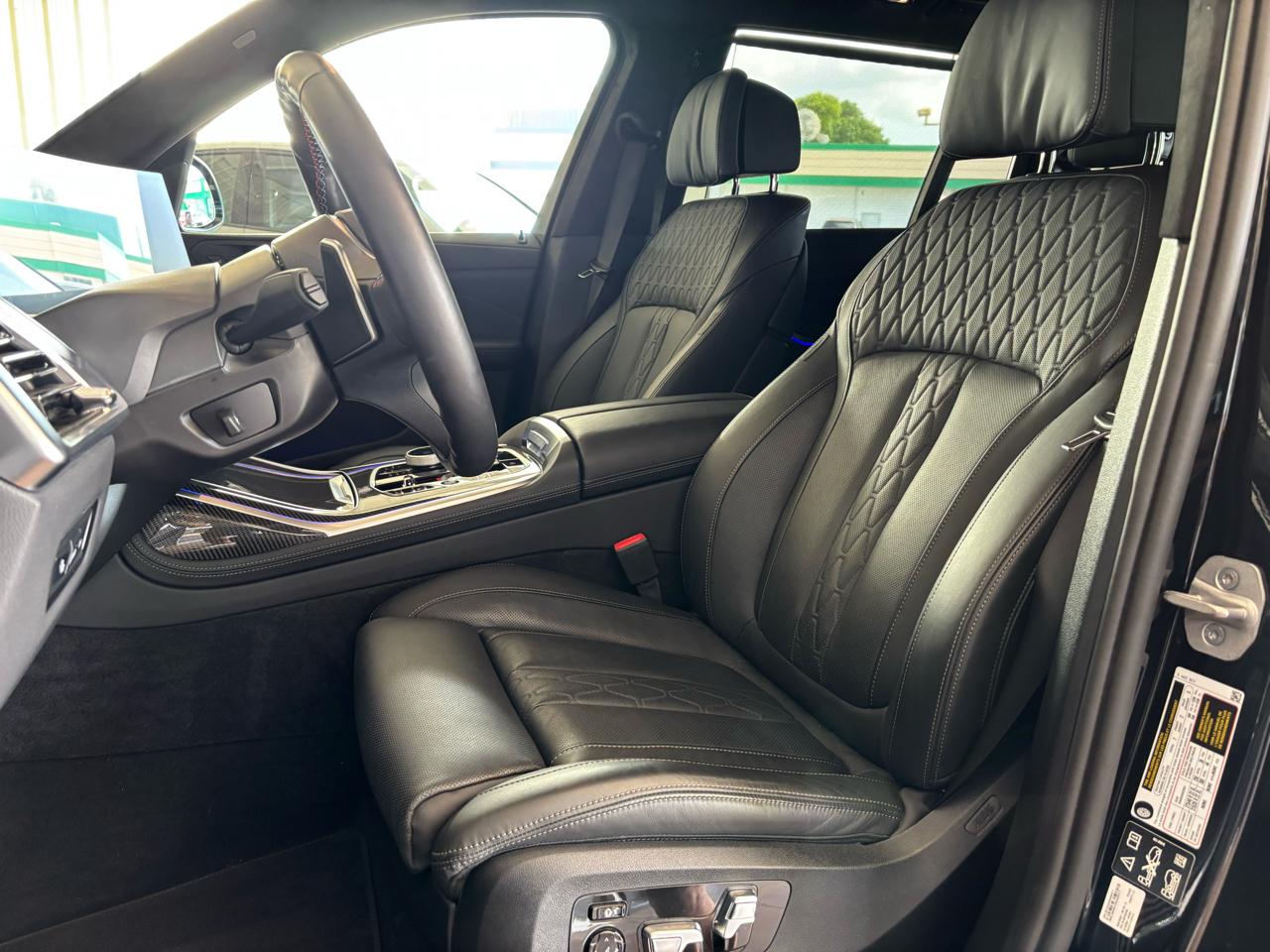 BMW X7 M60i Sports Activity Vehicle 2025