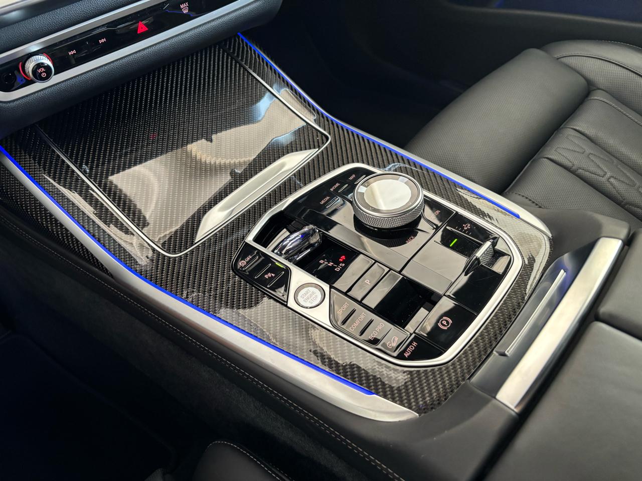 BMW X7 M60i Sports Activity Vehicle 2025