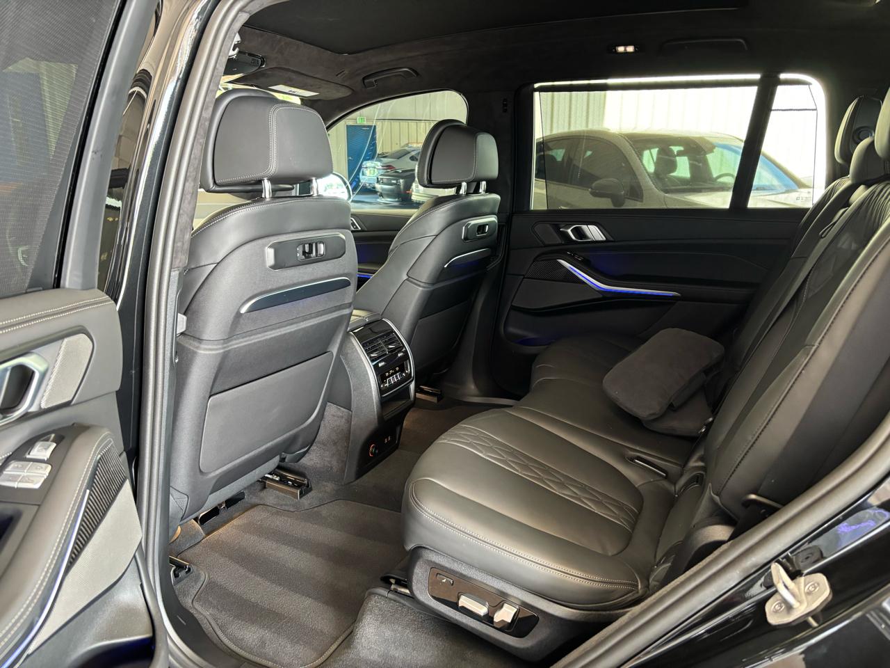 BMW X7 M60i Sports Activity Vehicle 2025