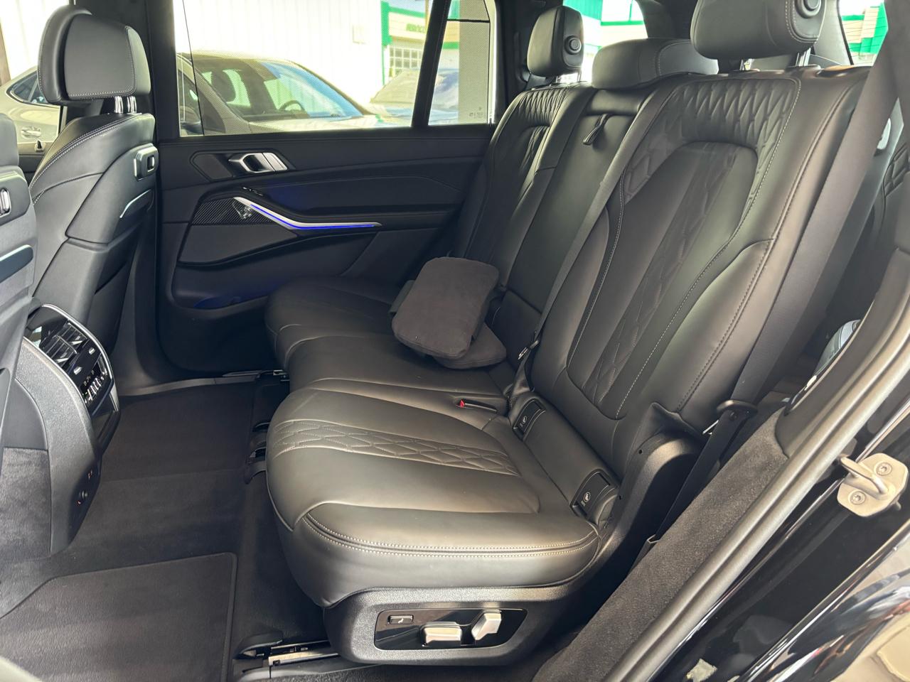 BMW X7 M60i Sports Activity Vehicle 2025