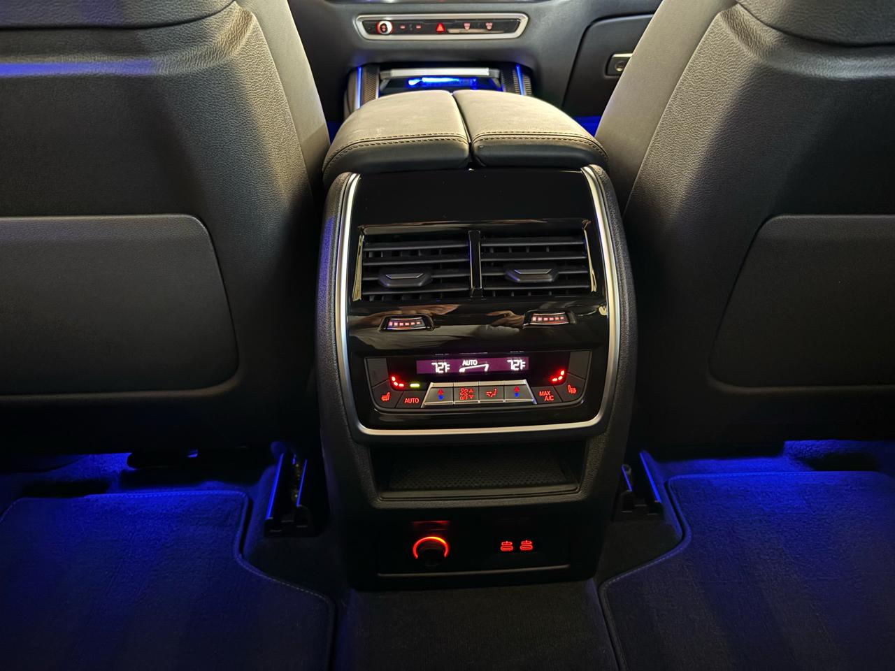 BMW X7 M60i Sports Activity Vehicle 2025