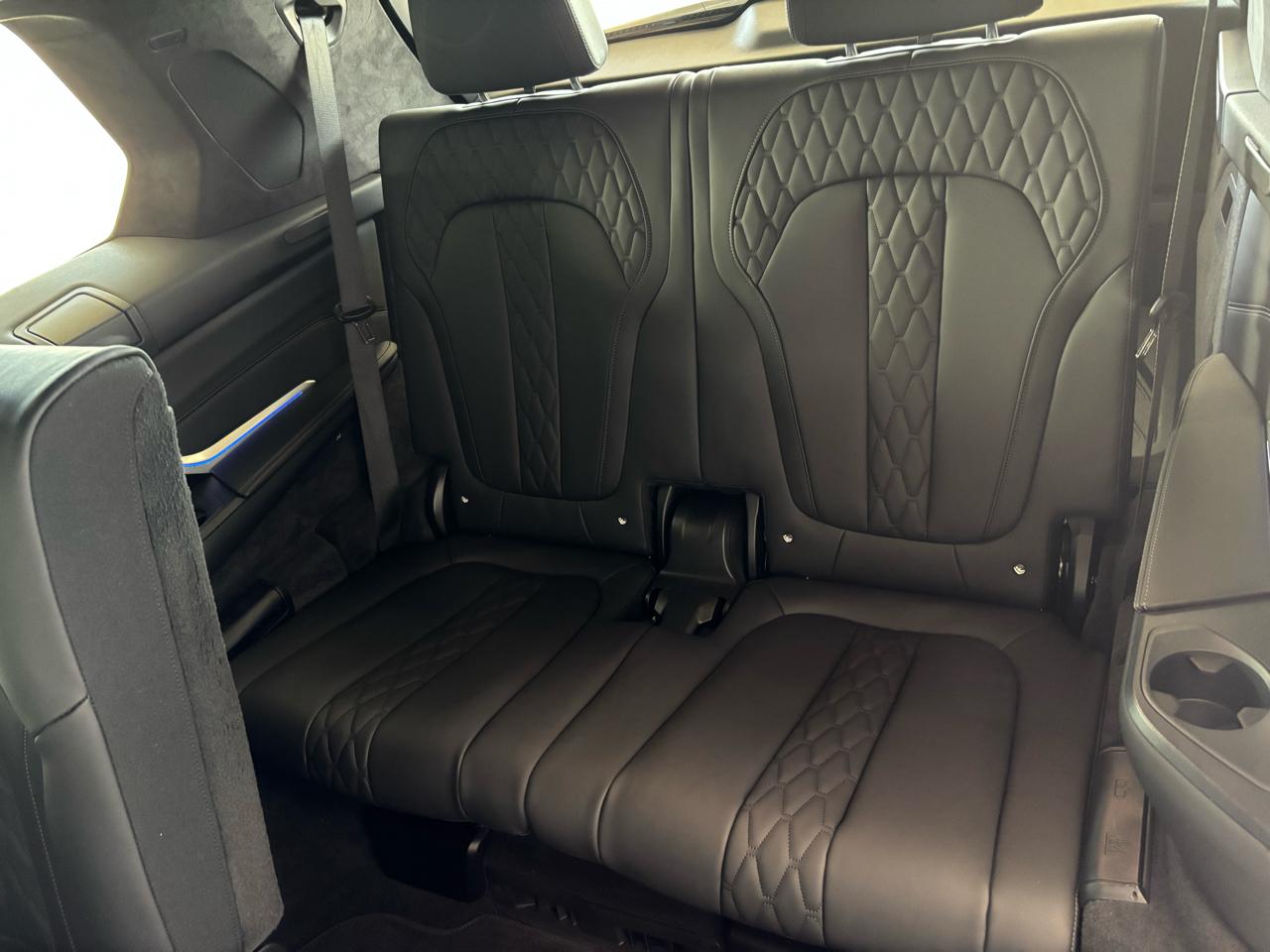 BMW X7 M60i Sports Activity Vehicle 2025