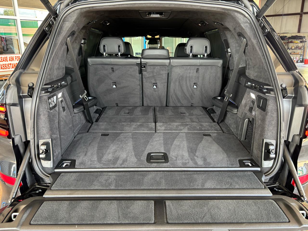 BMW X7 M60i Sports Activity Vehicle 2025
