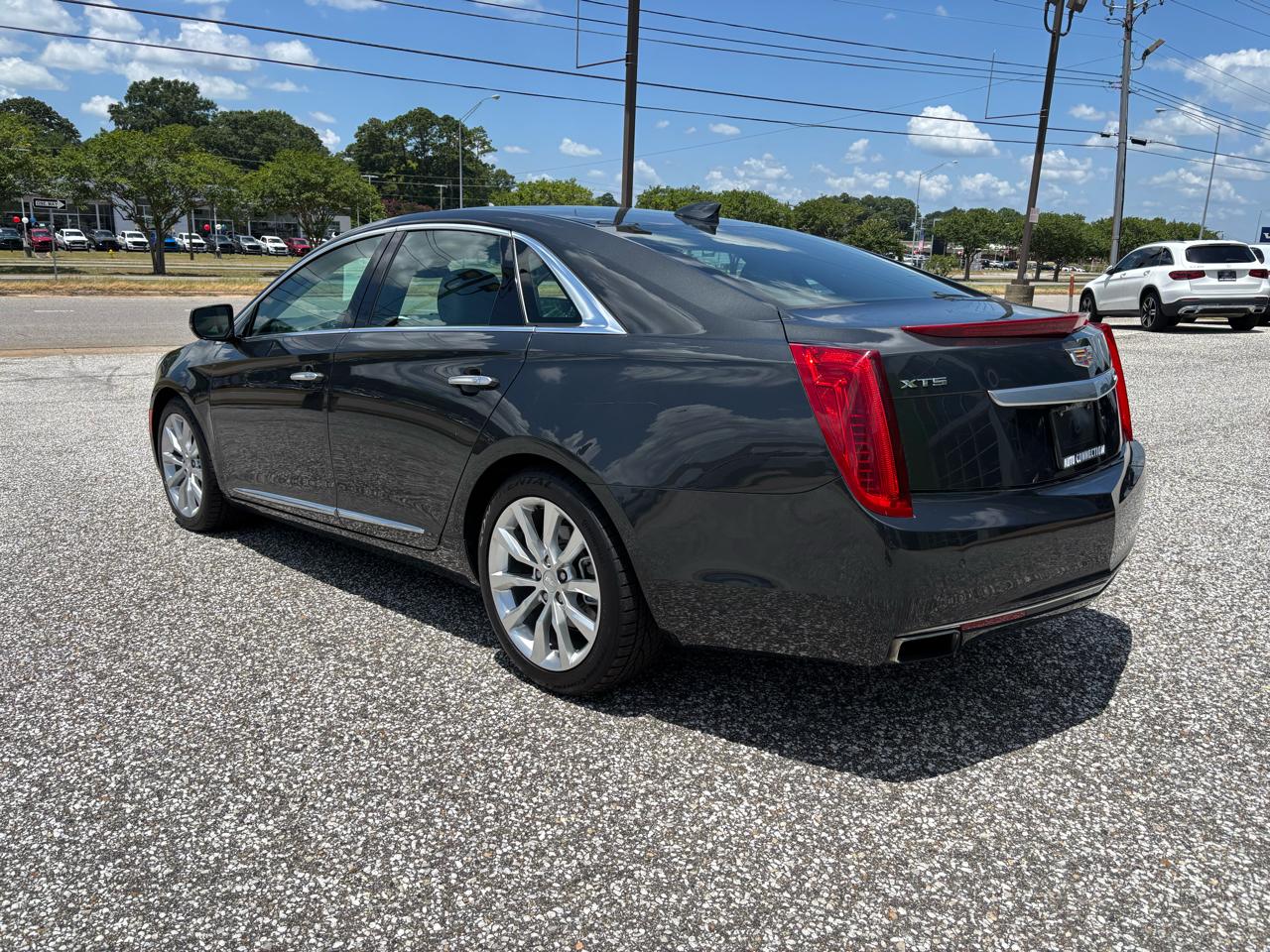 Cadillac XTS 4dr Sdn Luxury Collection FWD 2016