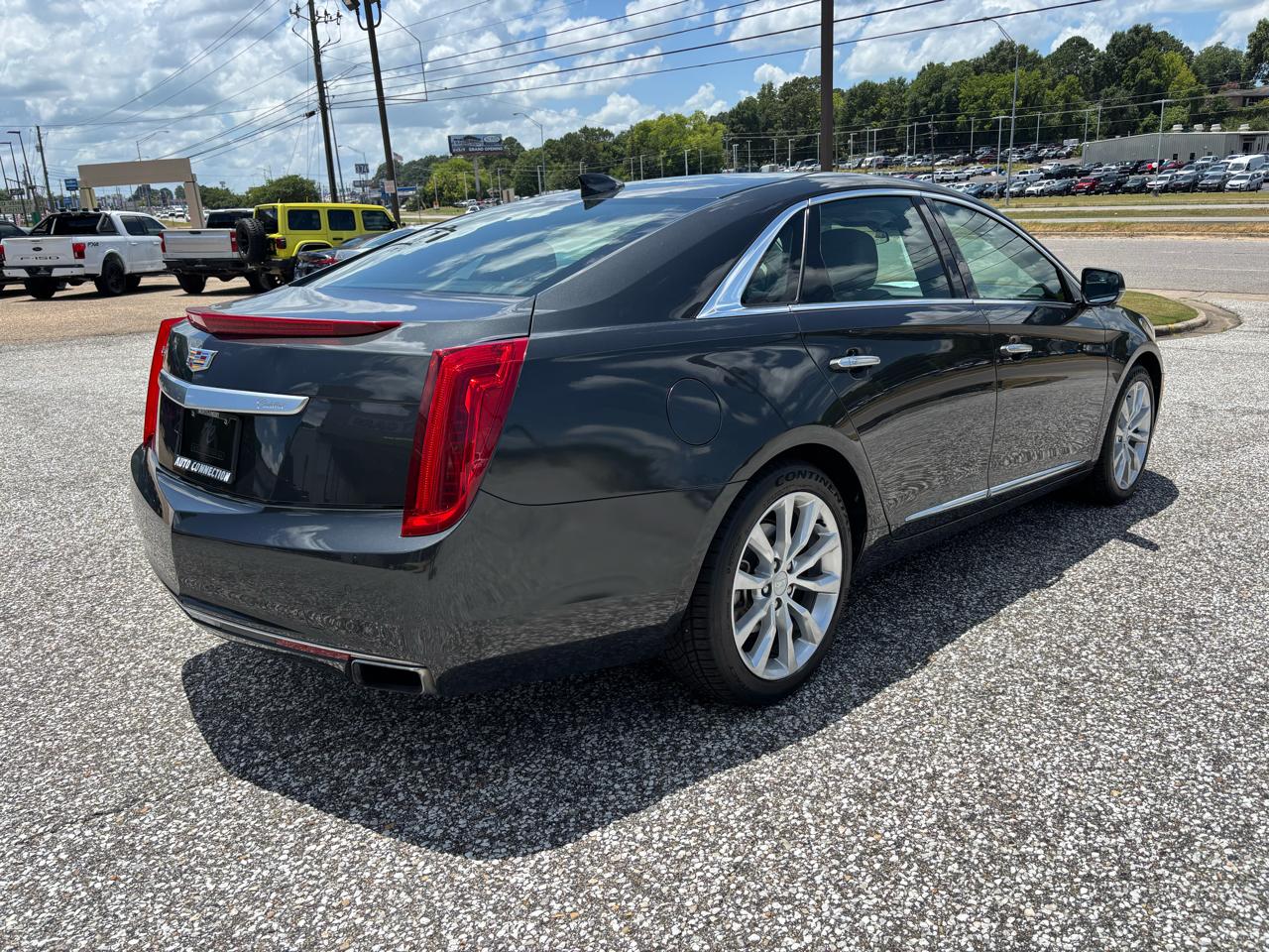 Cadillac XTS 4dr Sdn Luxury Collection FWD 2016