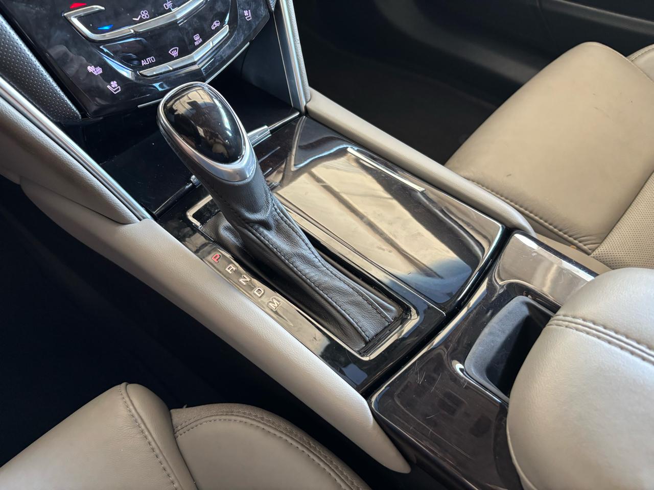 Cadillac XTS 4dr Sdn Luxury Collection FWD 2016