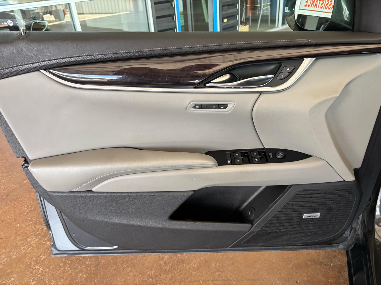 Cadillac XTS 4dr Sdn Luxury Collection FWD 2016