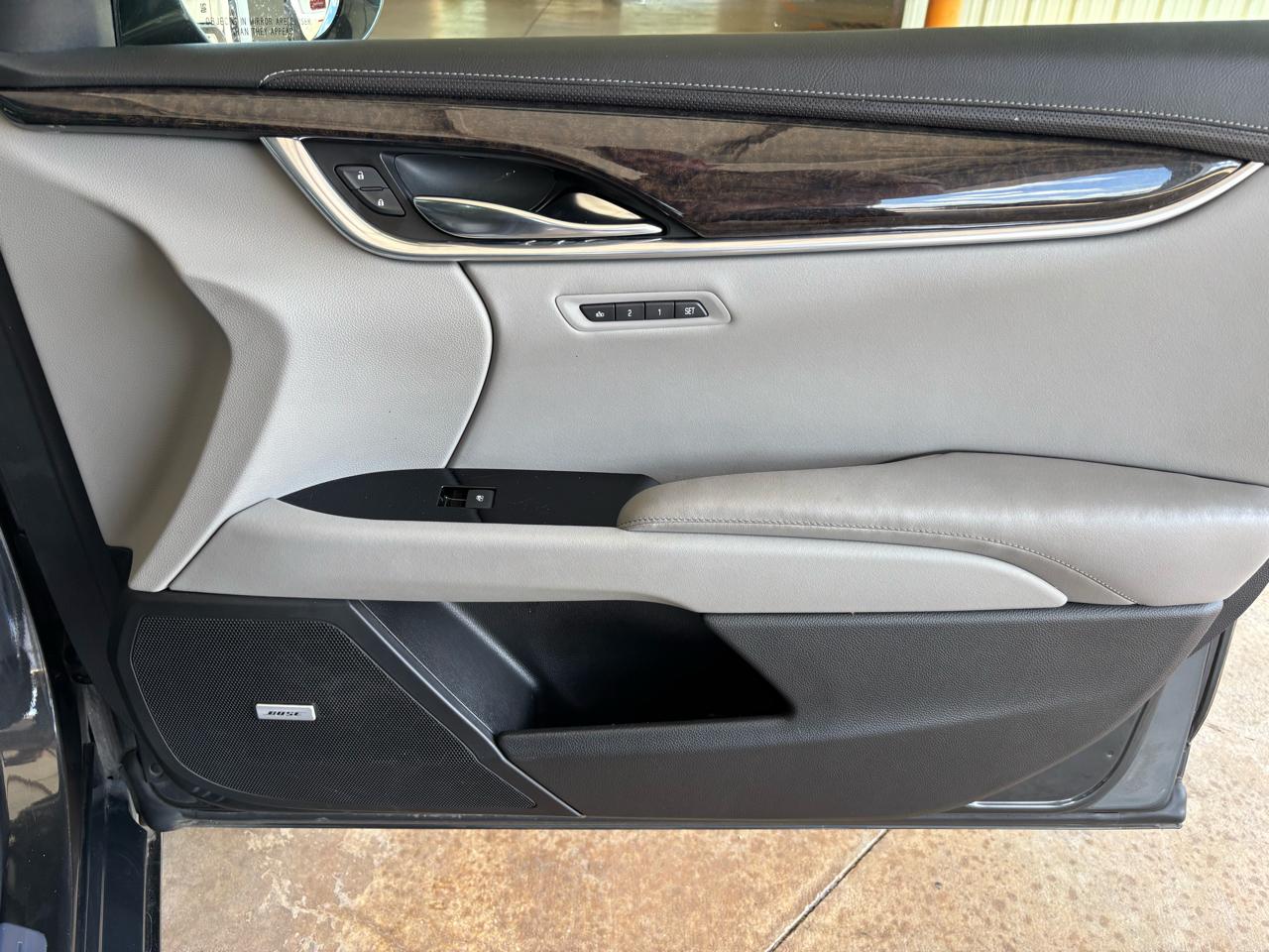 Cadillac XTS 4dr Sdn Luxury Collection FWD 2016