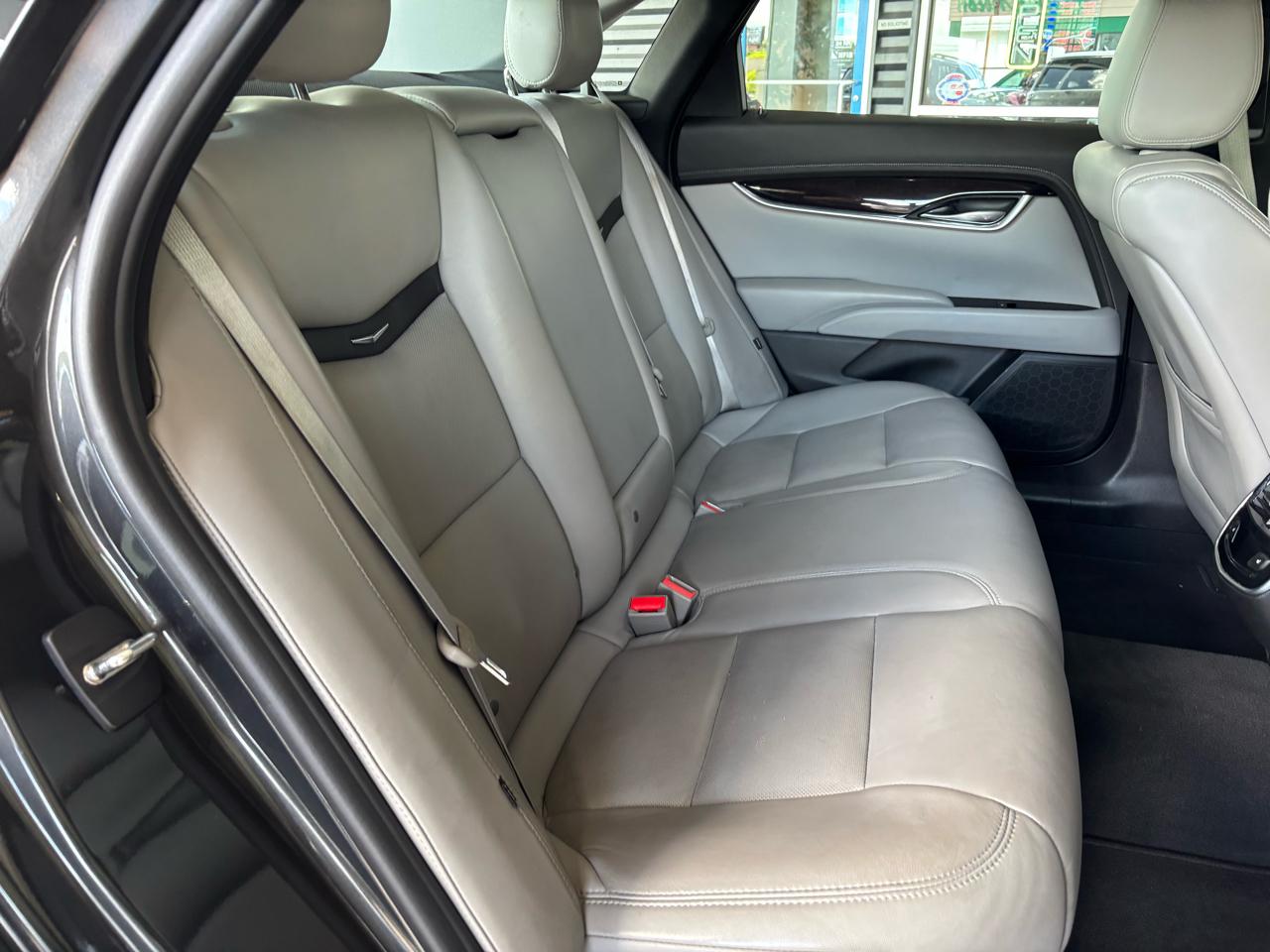 Cadillac XTS 4dr Sdn Luxury Collection FWD 2016
