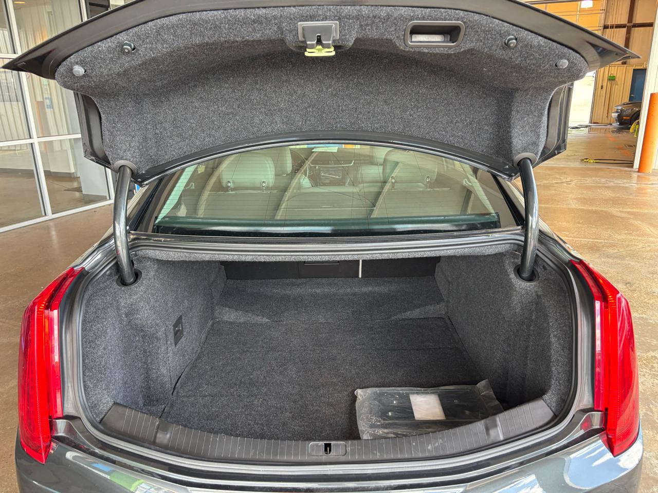 Cadillac XTS 4dr Sdn Luxury Collection FWD 2016