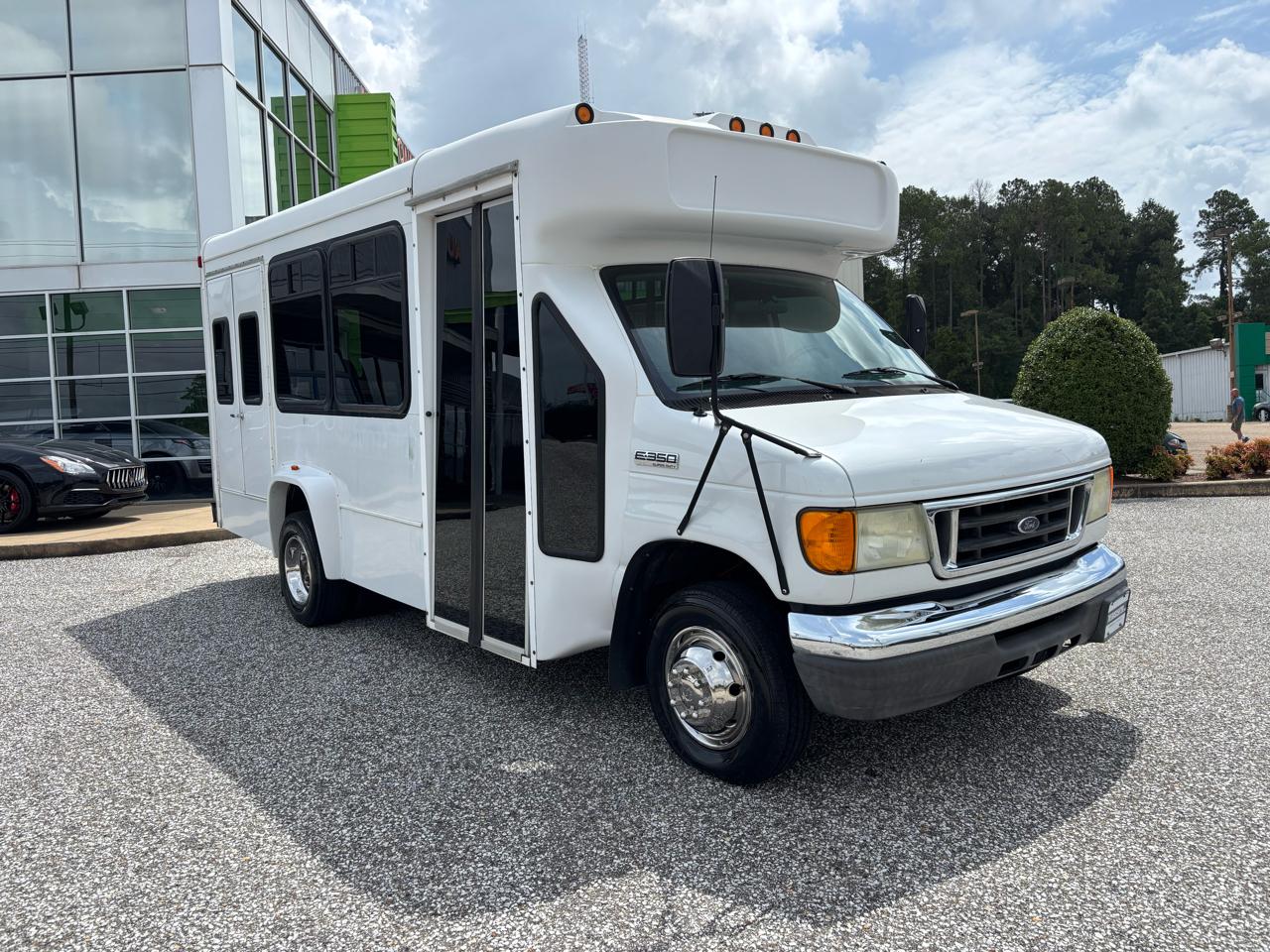 Ford Econoline Commercial Cutaway E-350 Super Duty 138" WB DRW 2006