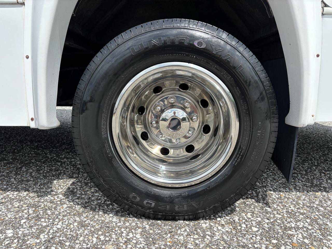 Ford Econoline Commercial Cutaway E-350 Super Duty 138" WB DRW 2006