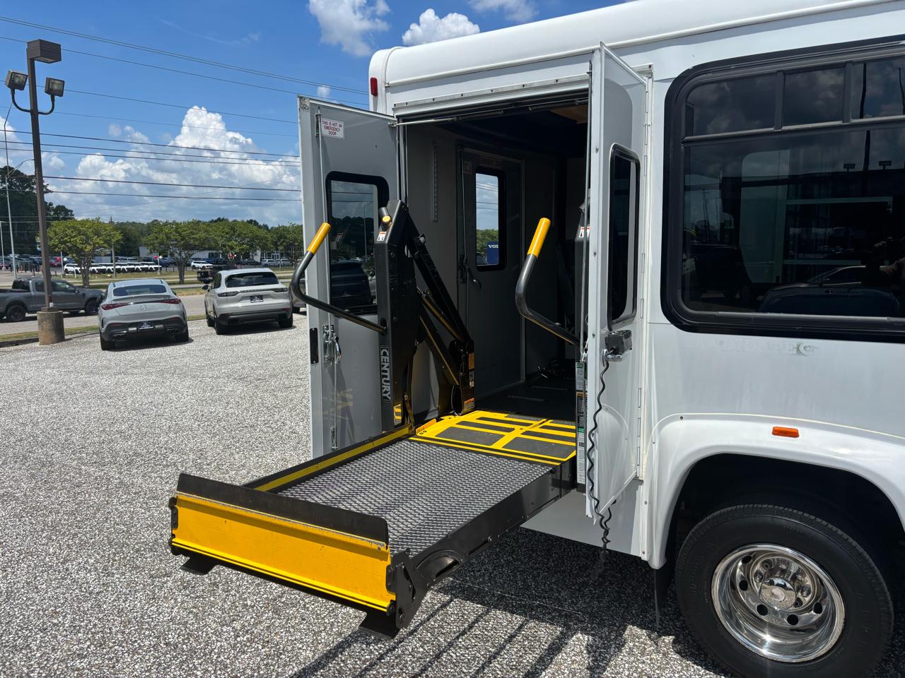 Ford E-Series E-350 XL Super Duty Extended 2006