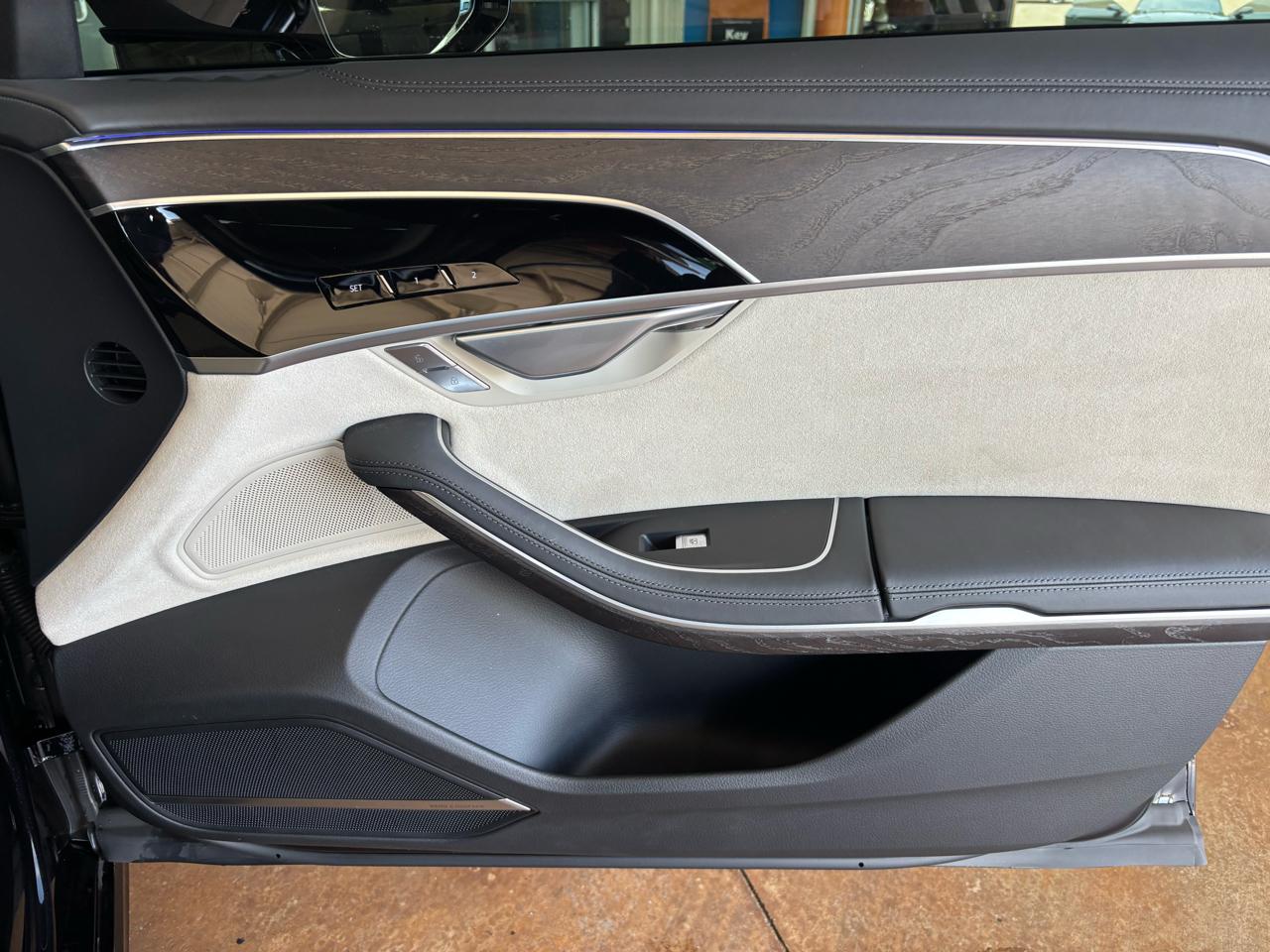 Audi A8 L 55 TFSI quattro 2025