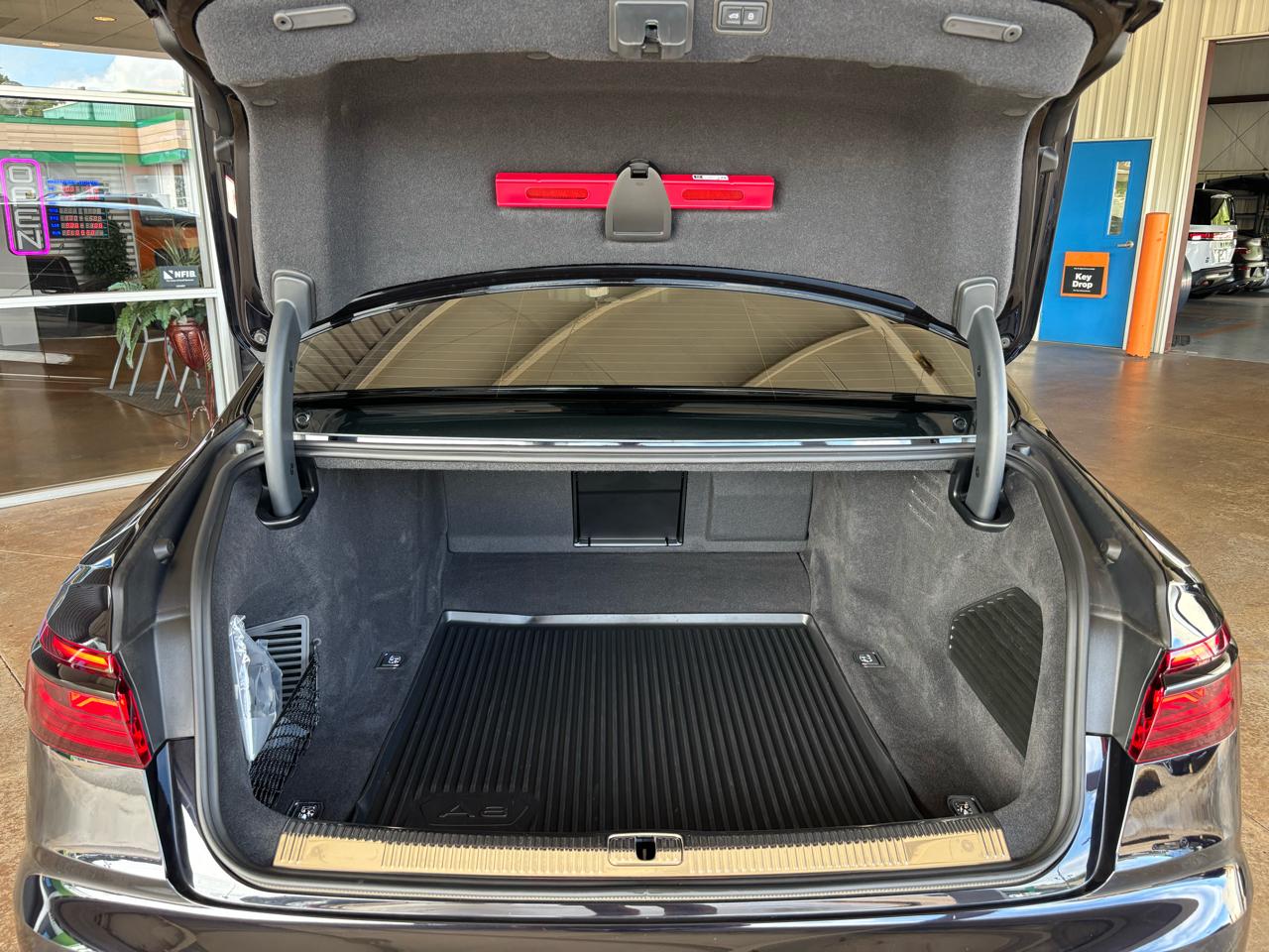 Audi A8 L 55 TFSI quattro 2025