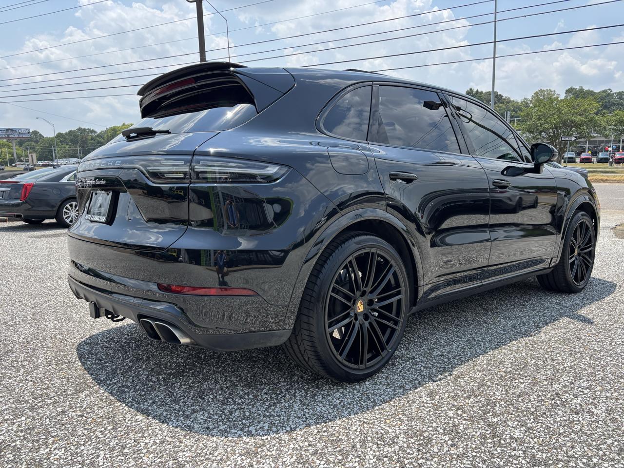 Porsche Cayenne Turbo AWD 2023