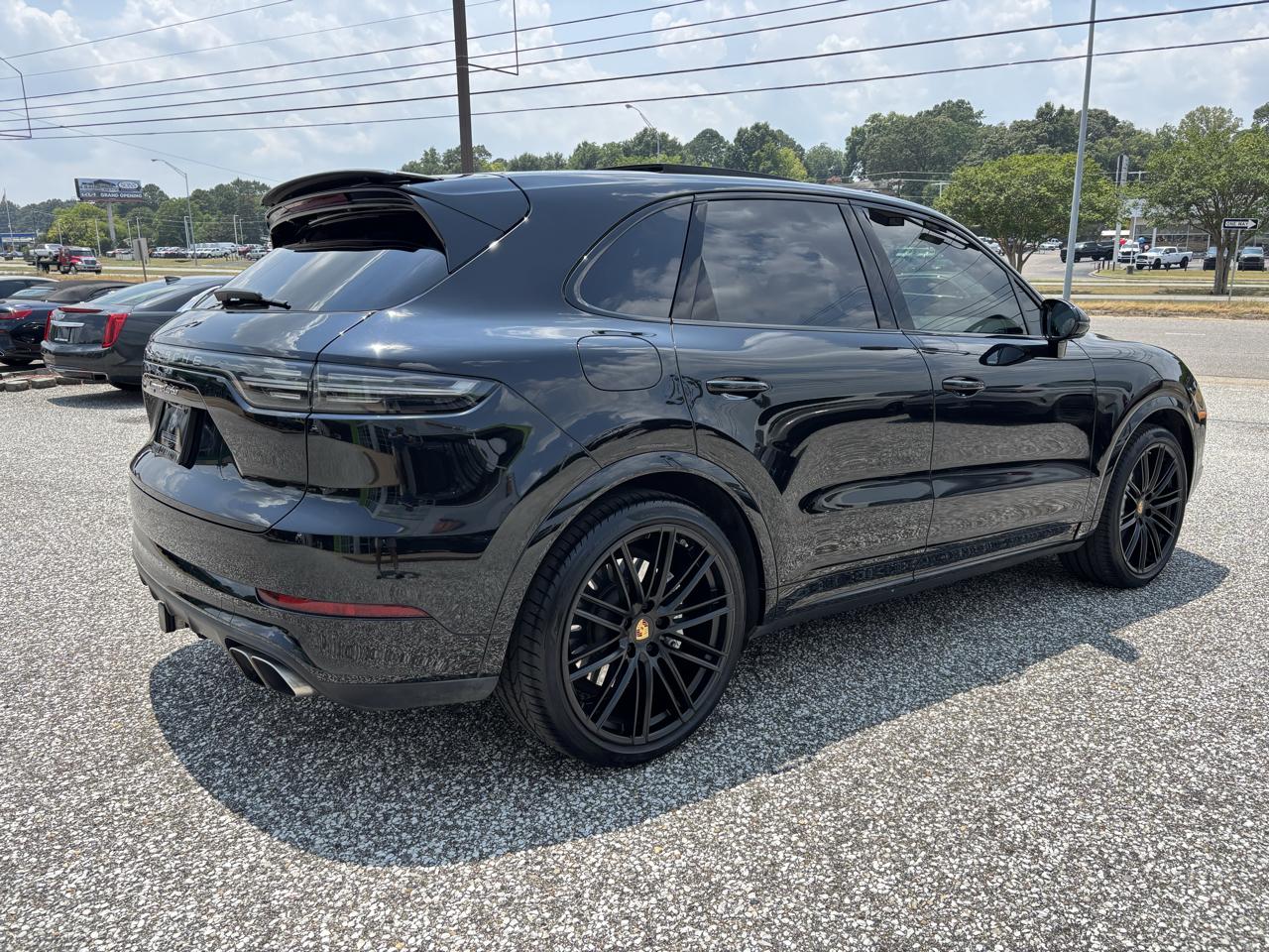 Porsche Cayenne Turbo AWD 2023