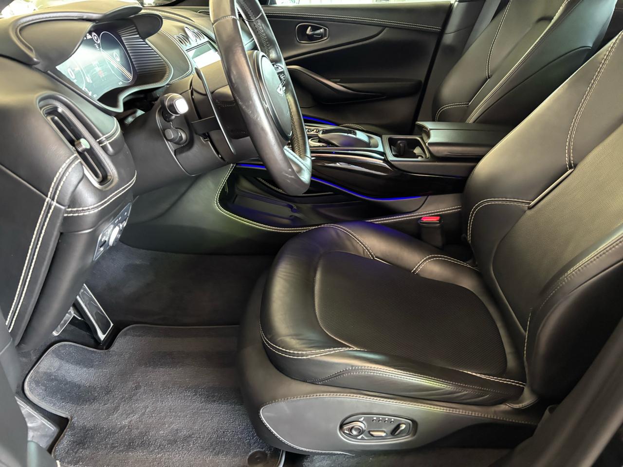 Aston Martin DBX AWD 2021