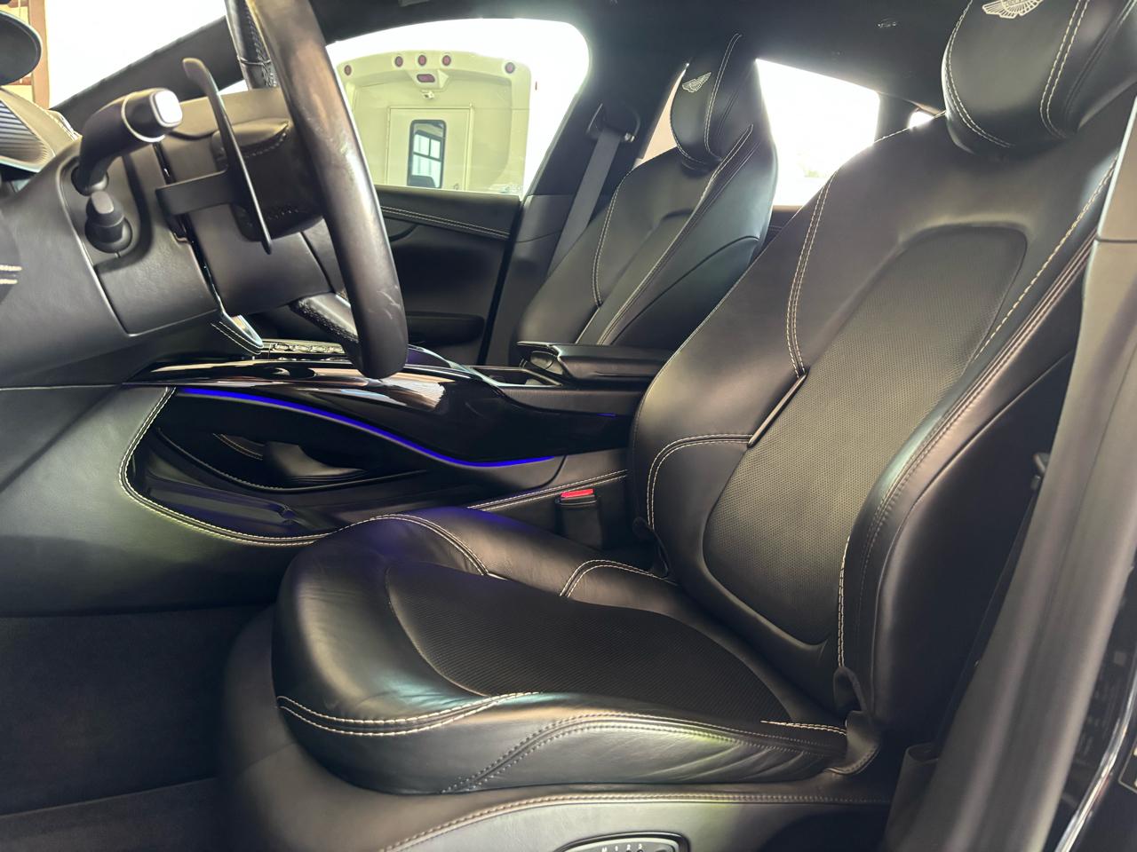 Aston Martin DBX AWD 2021