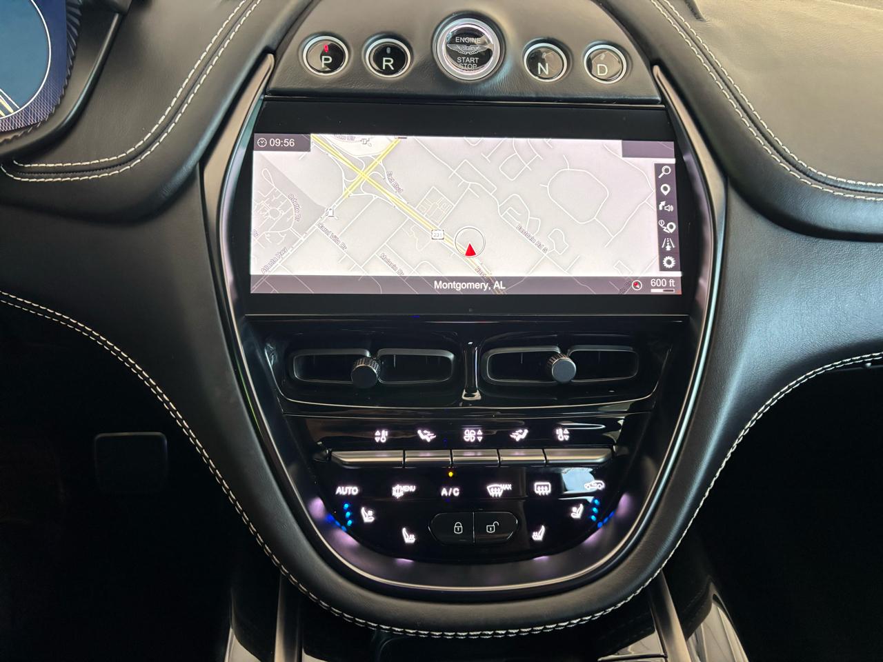 Aston Martin DBX AWD 2021
