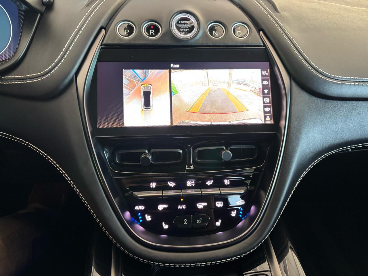 Aston Martin DBX AWD 2021
