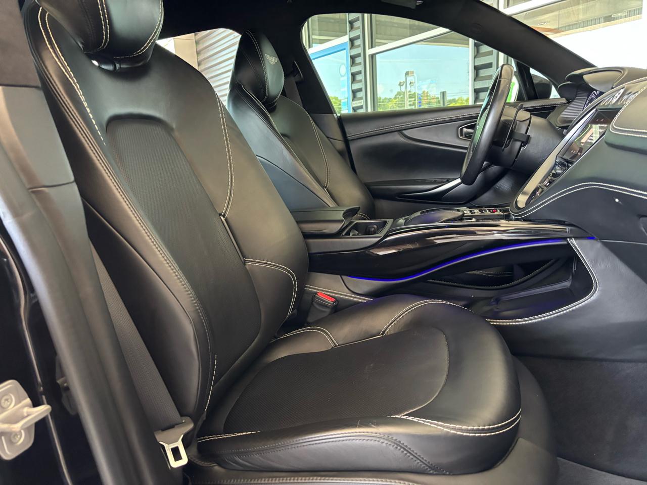 Aston Martin DBX AWD 2021