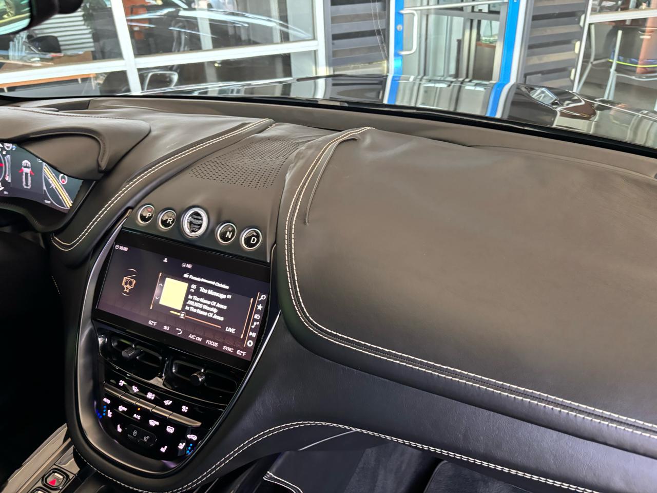 Aston Martin DBX AWD 2021