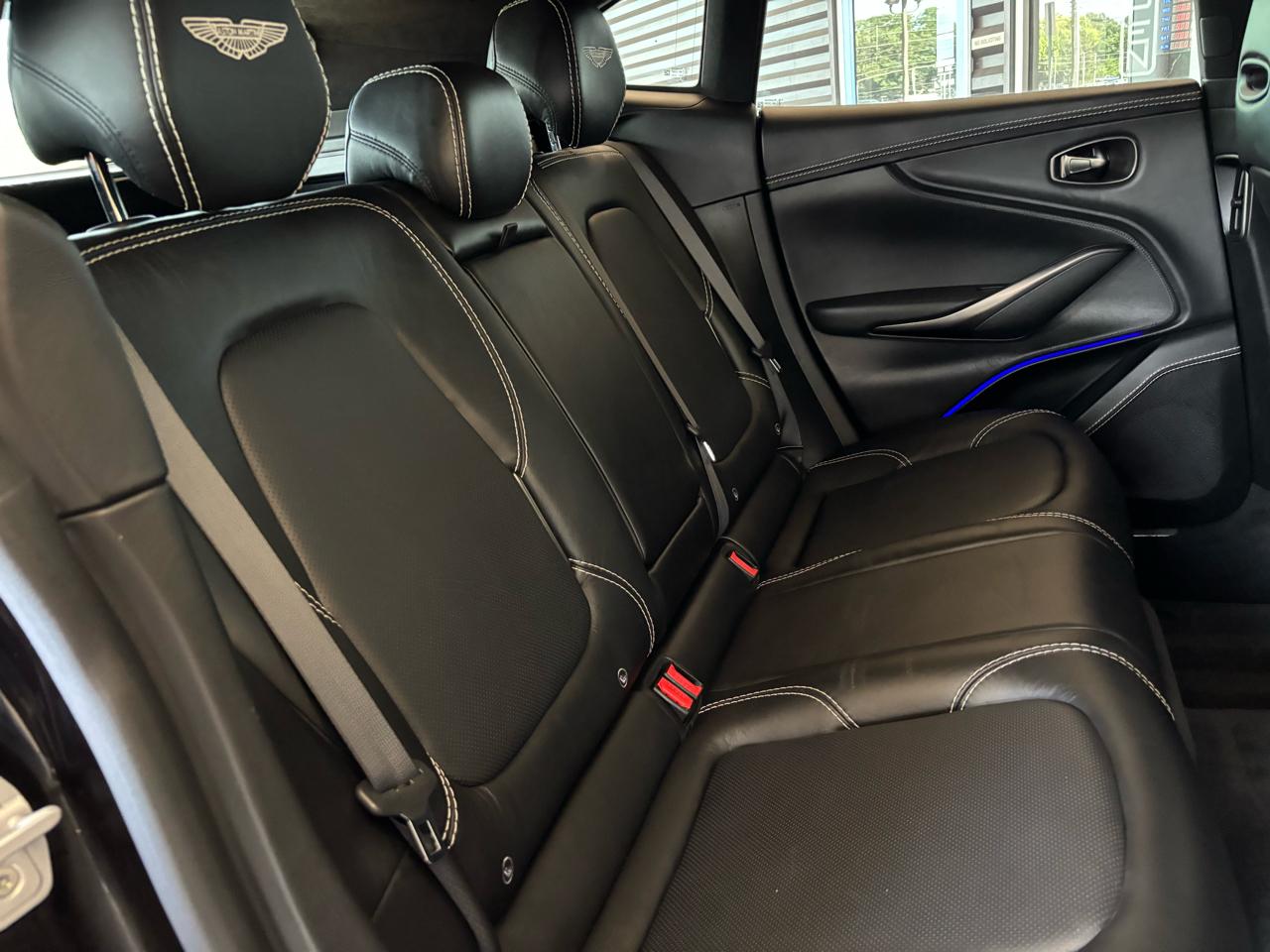 Aston Martin DBX AWD 2021