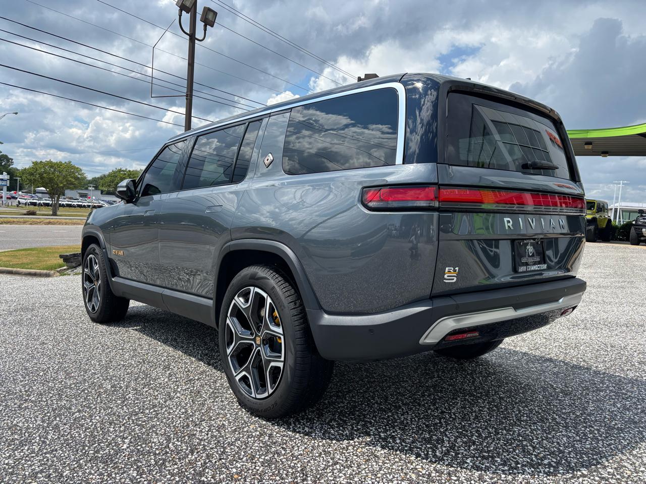 Rivian R1S Adventure Quad-Motor Large Pack 2024