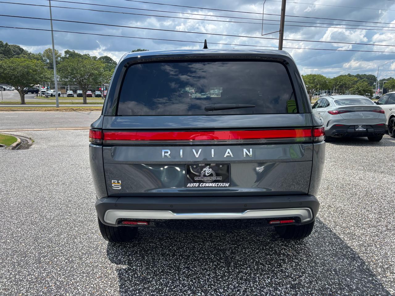 Rivian R1S Adventure Quad-Motor Large Pack 2024