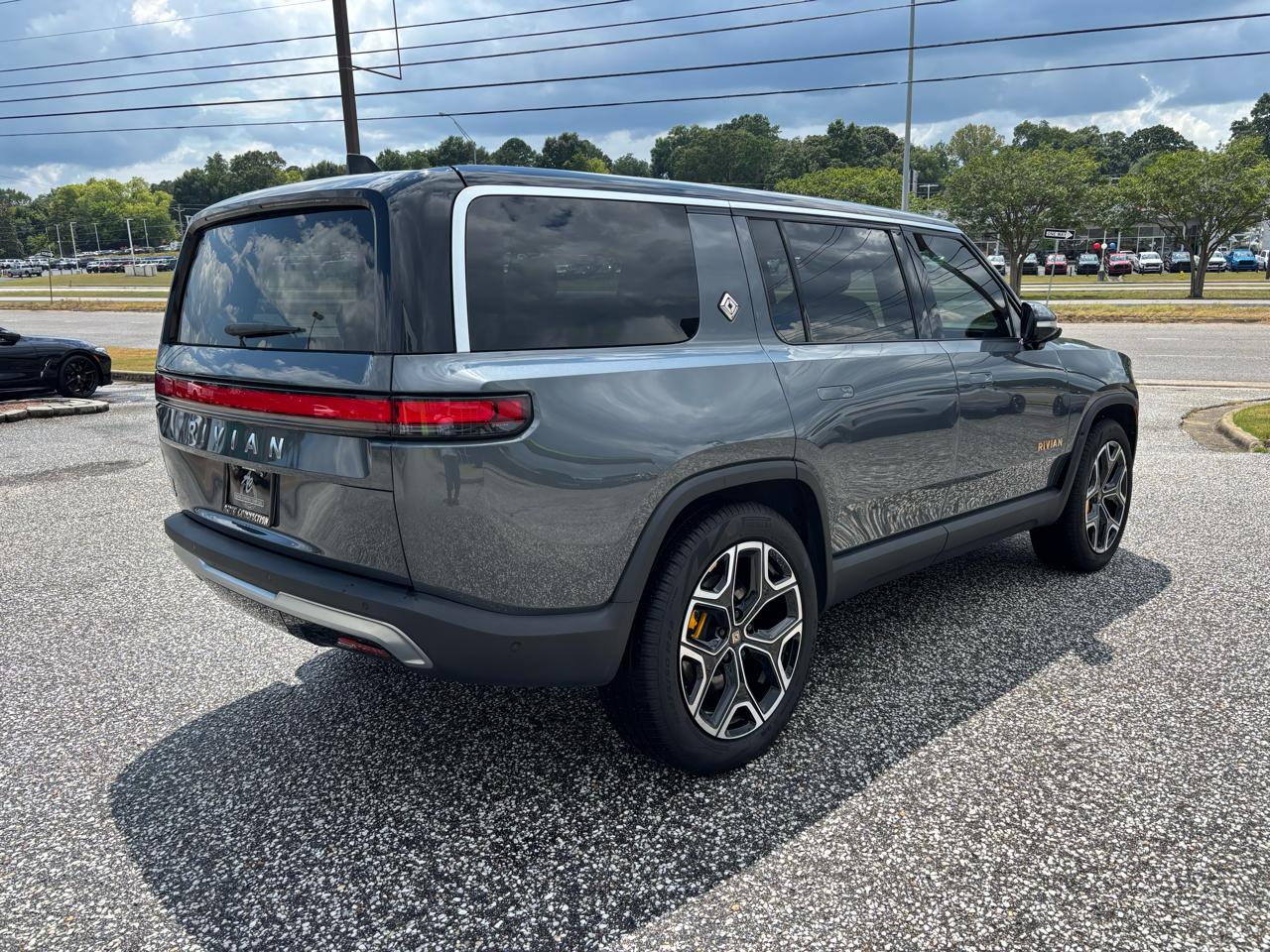 Rivian R1S Adventure Quad-Motor Large Pack 2024