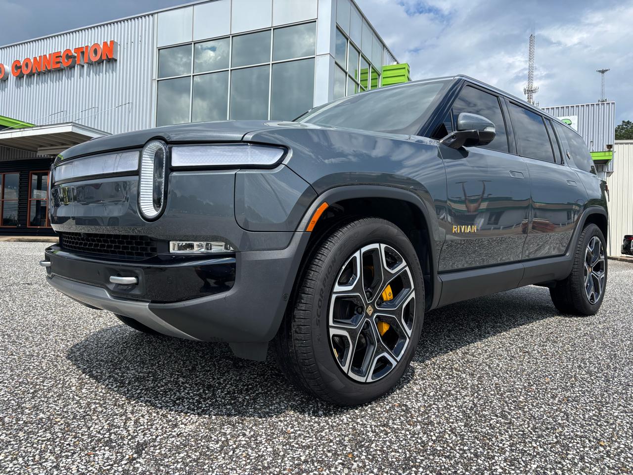 Rivian R1S Adventure Quad-Motor Large Pack 2024
