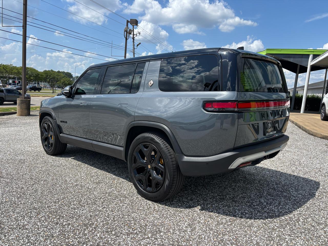 Rivian R1S Adventure Quad-Motor Large Pack 2024