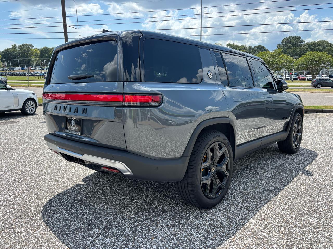 Rivian R1S Adventure Quad-Motor Large Pack 2024