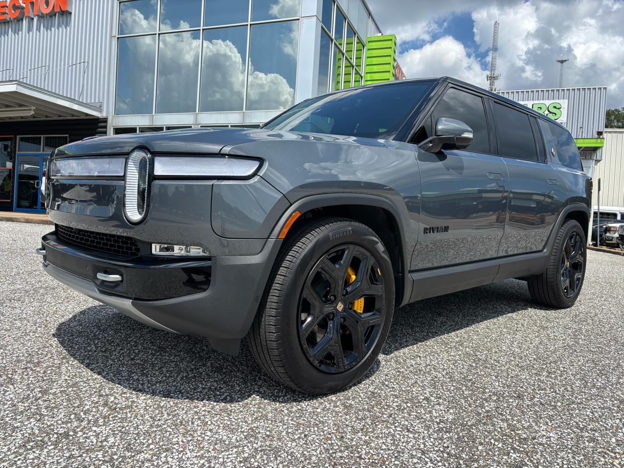 Rivian R1S Adventure Quad-Motor Large Pack 2024