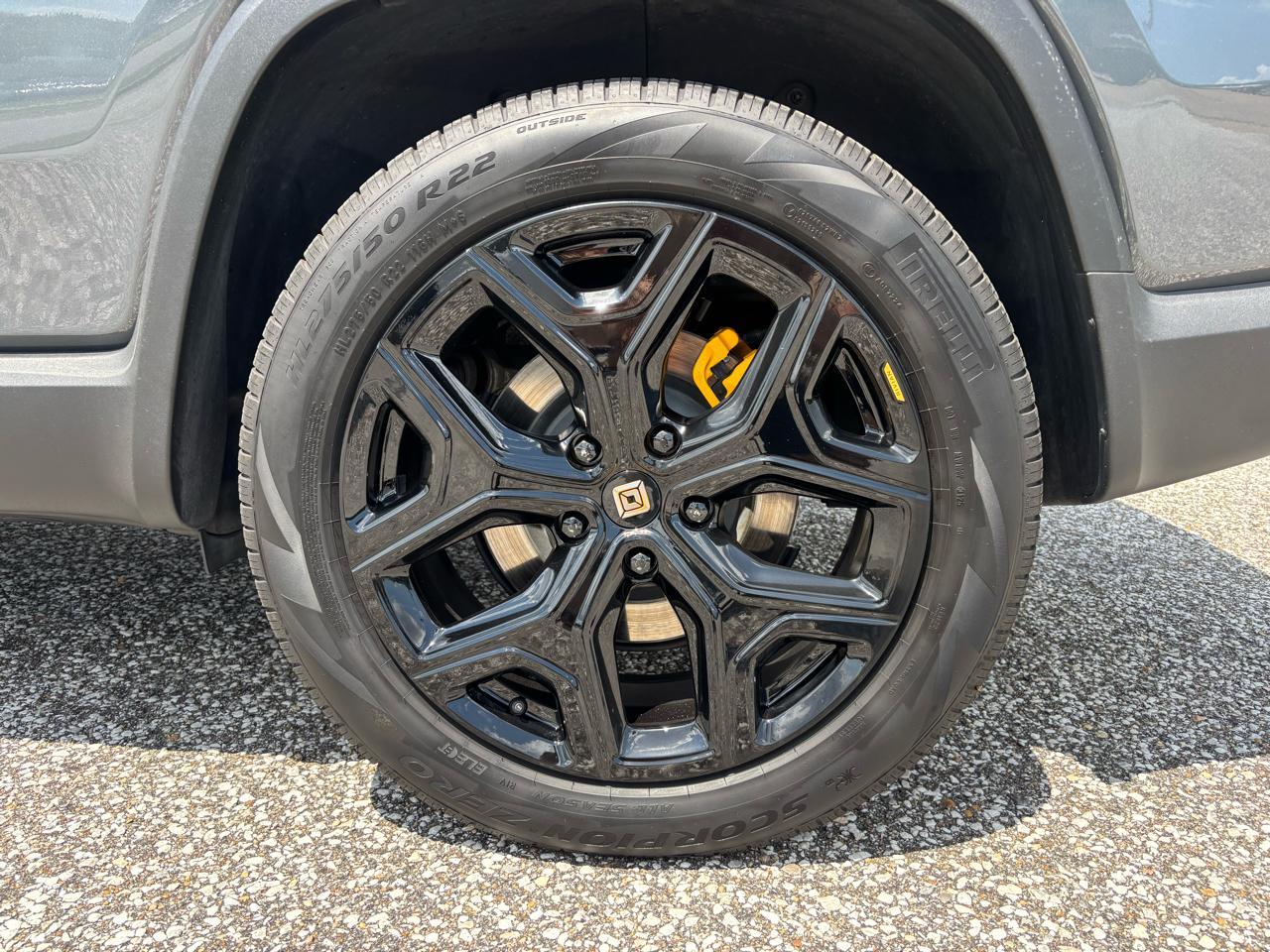 Rivian R1S Adventure Quad-Motor Large Pack 2024