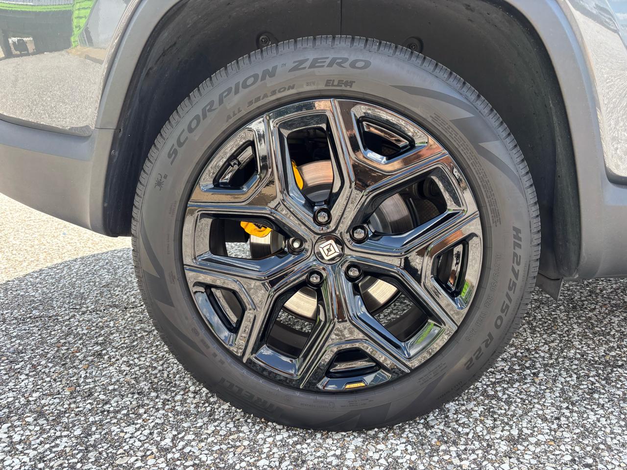 Rivian R1S Adventure Quad-Motor Large Pack 2024